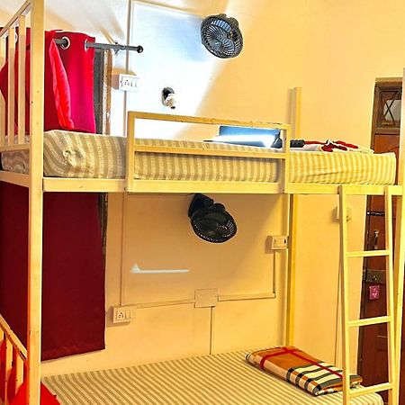Mitra Hostel Вагатор Екстер'єр фото