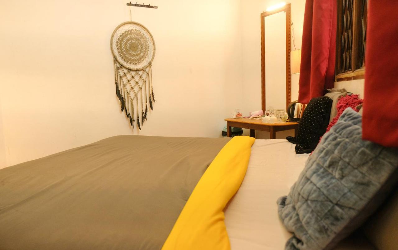 Mitra Hostel Вагатор Екстер'єр фото