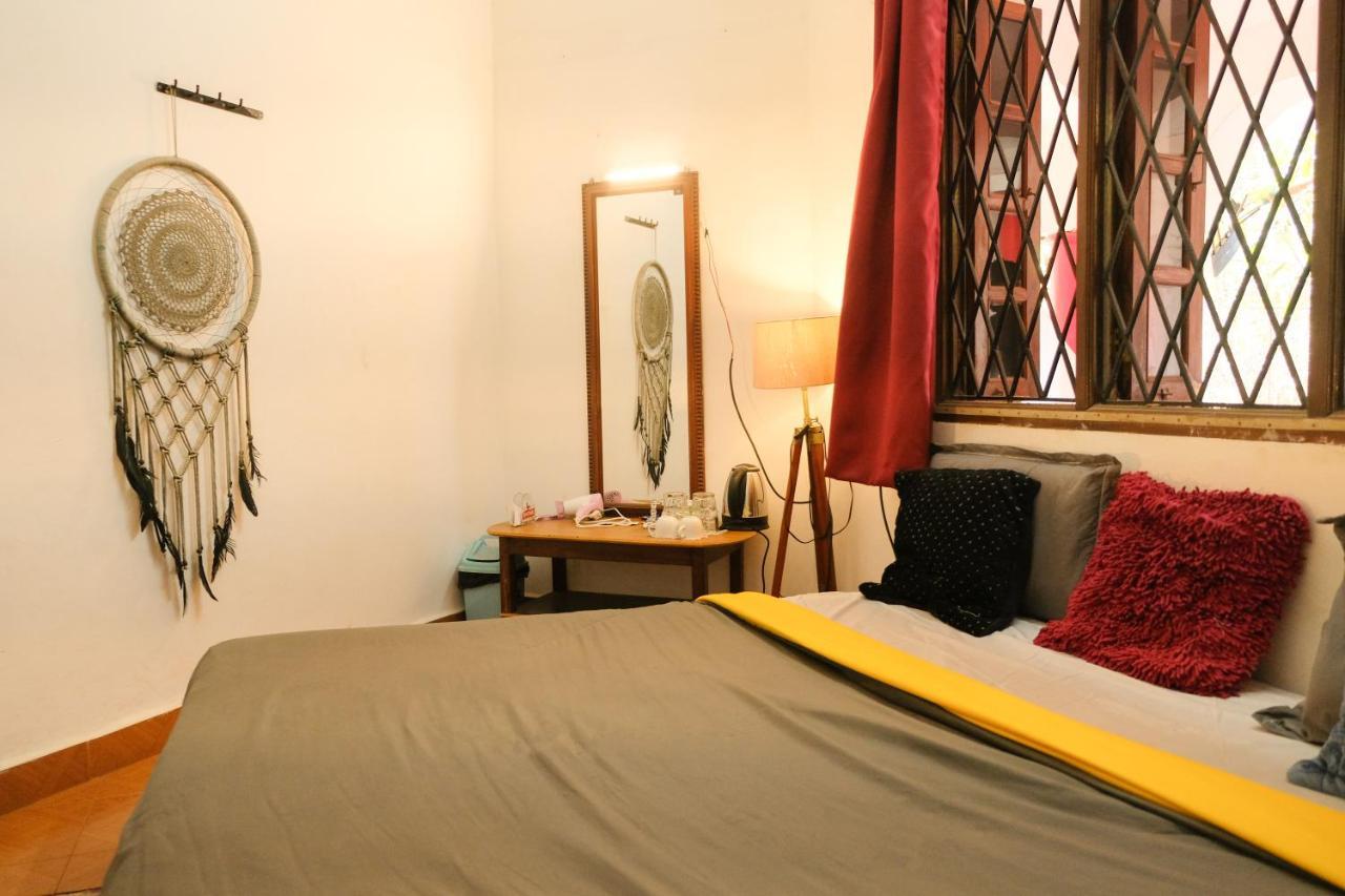 Mitra Hostel Вагатор Екстер'єр фото